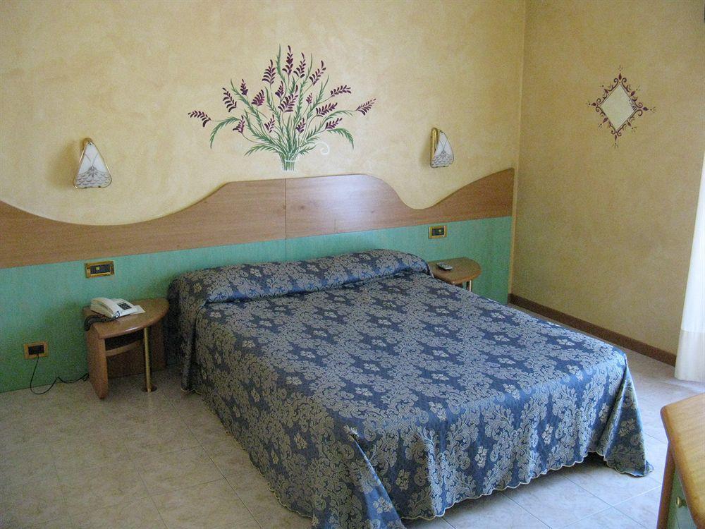 Hotel Faro Montichiari Extérieur photo