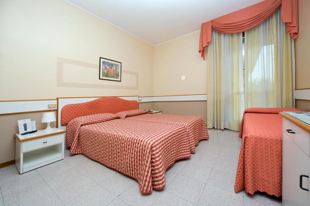 Hotel Faro Montichiari Extérieur photo